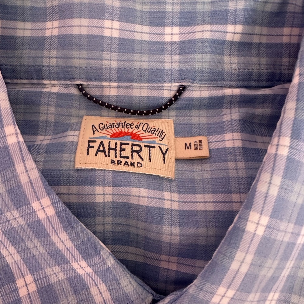 Fathery Men’s Size Medium plaid button down shirt.